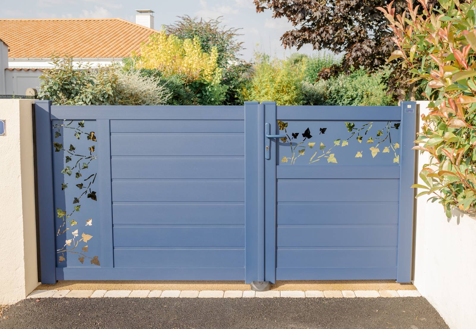 Choisissez la couleur idéale pour votre portail motorisé coulissant ou à battants parmi notre large palette de teintes modernes à Daniel Moquet Aix-en-Provence