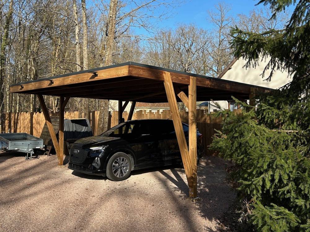Carport en bois sur mesure pour abriter votre véhicule avec style et naturel à Aix-en-Provence