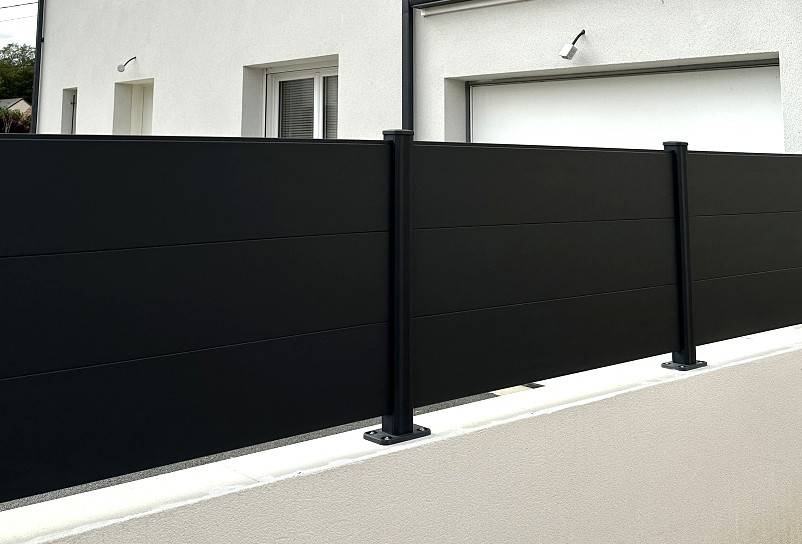 Prix pose clôture jardin moderne Puyricard (13540)