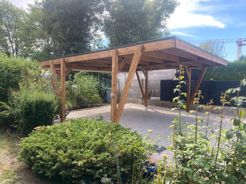carport unique en bois modern réalisé et fabriqué en France par Daniel Moquet Aix-en-Provence