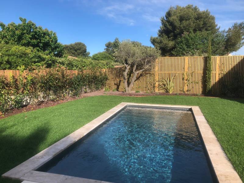 Réalisation d'une mur antibruit autour d'une piscine pour préserver le calme a Eguilles par Daniel Moquet Aix-en-Provence