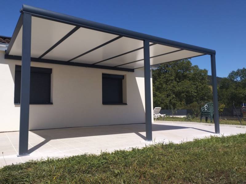 Protéger durablement votre véhicule avec un carport aluminium sur mesure à Aix-en-Provence