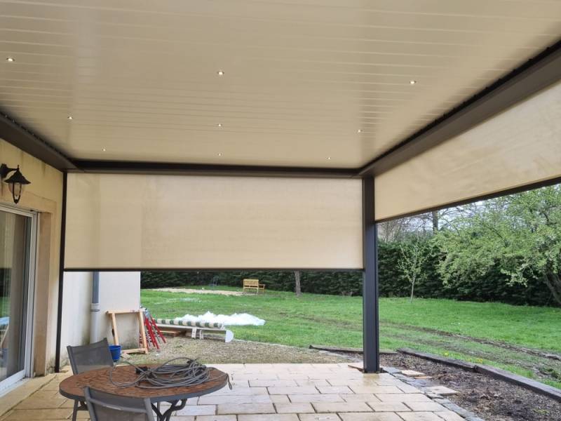 Pergola bioclimatique équipée d’une station météo à Aix-en-Provence