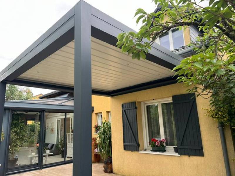 Créer un espace de vie extérieur avec une pergola bioclimatique en aluminium à Aix-en-Provence