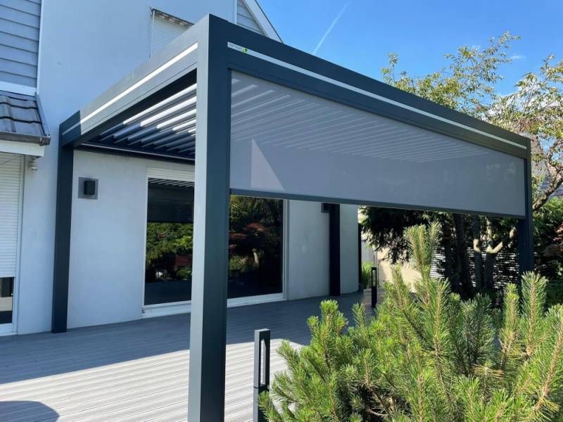 Pergola bioclimatique connectée : le confort intelligent pour votre terrasse à Rousset