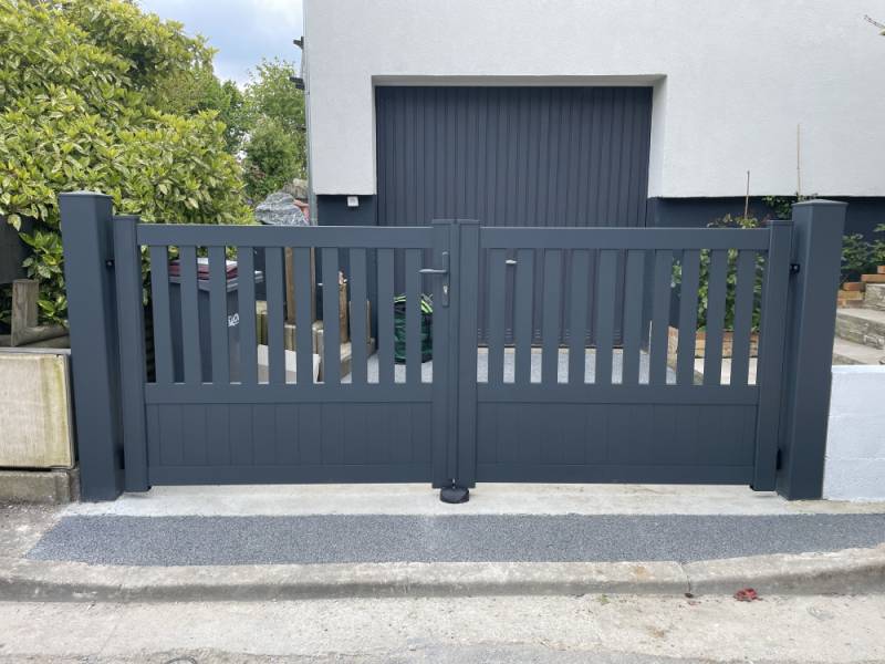 Moderniser votre entrée avec un portail aluminium contemporain à Aix-en-Provence
